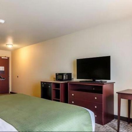 Americinn By Wyndham Oshkosh Exterior foto